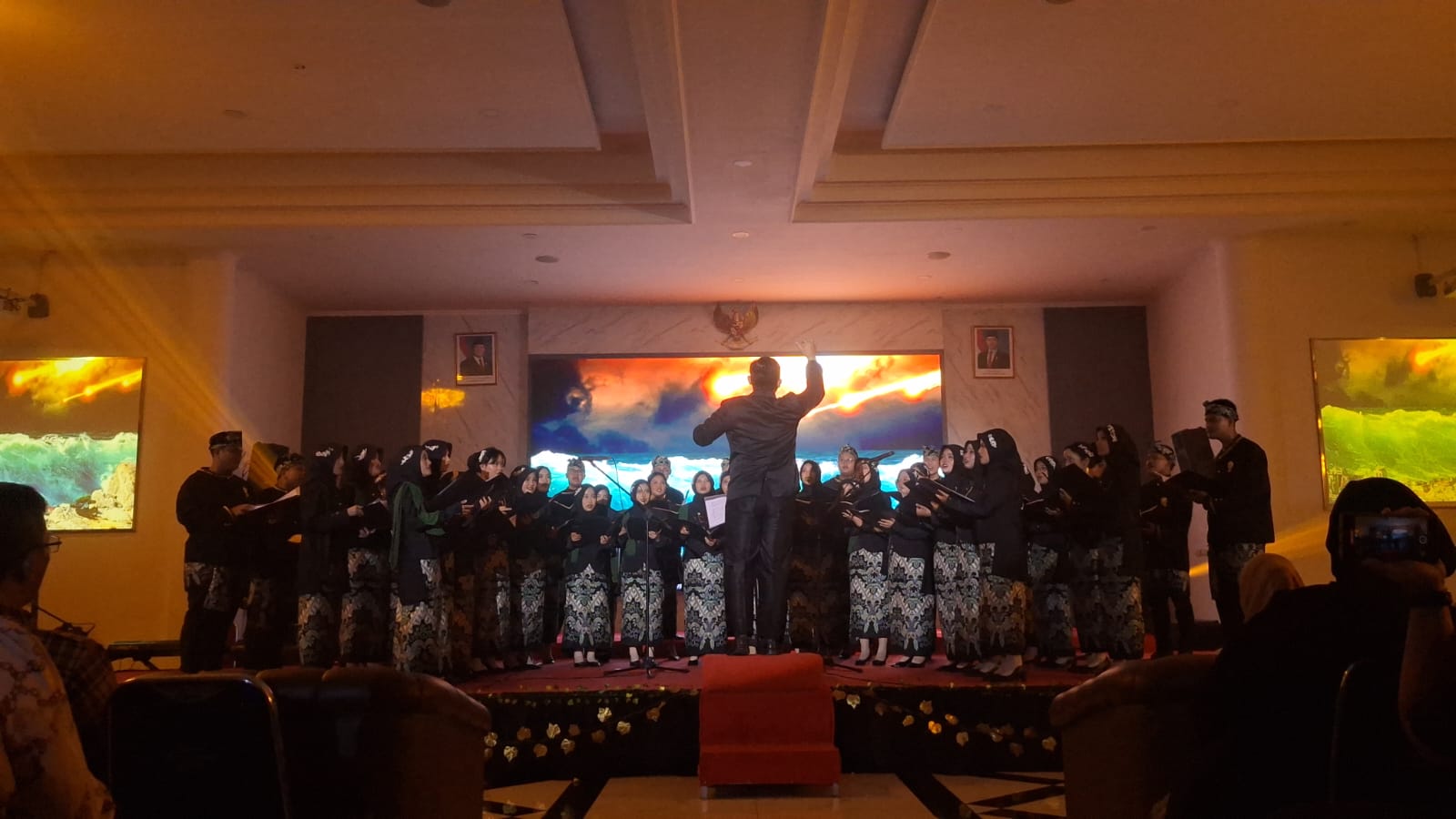 Thumbnail Artikel Satukan Tiga Cabang Seni, Parasika Gelar Konser Internal 'LA CRESCÉRO’