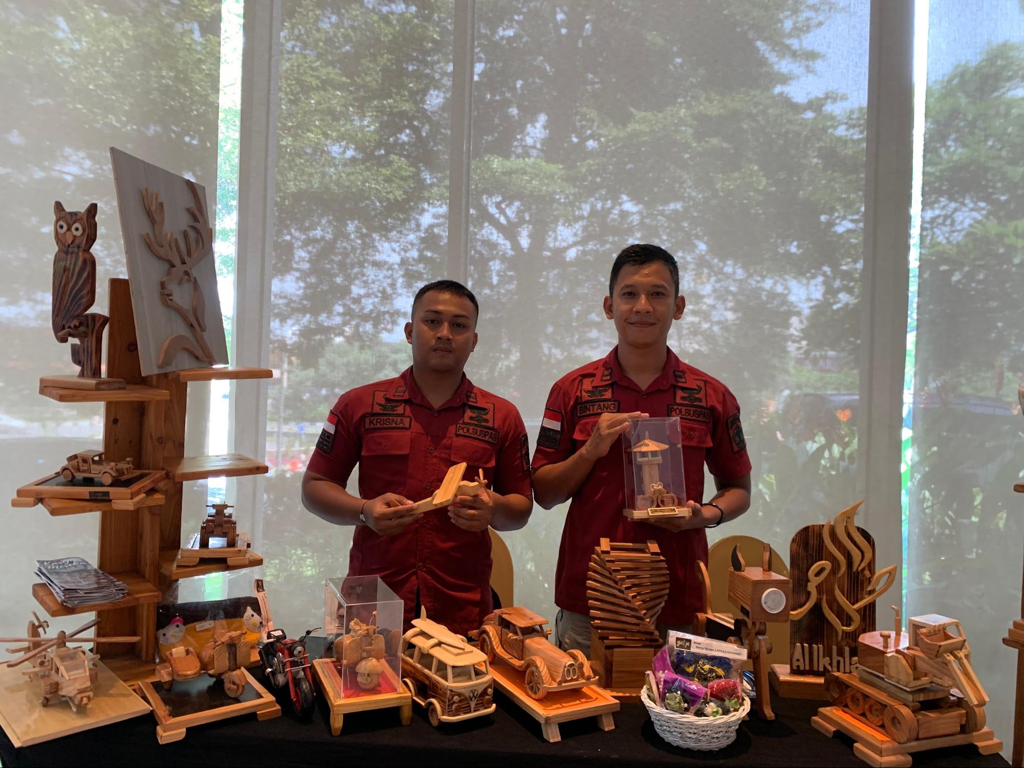 Thumbnail Artikel Memperingati Hari Pers Nasional: Lapas Kelas II Karawang Pamerkan Hasil Kerajinan Warga Binaan