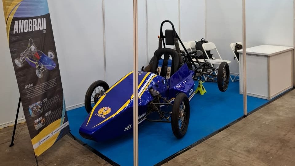 Thumbnail Artikel Tim Anobrain Tampilkan Inovasi Mobil Listrik di Pameran EV-Charge and Mobility Live 2025