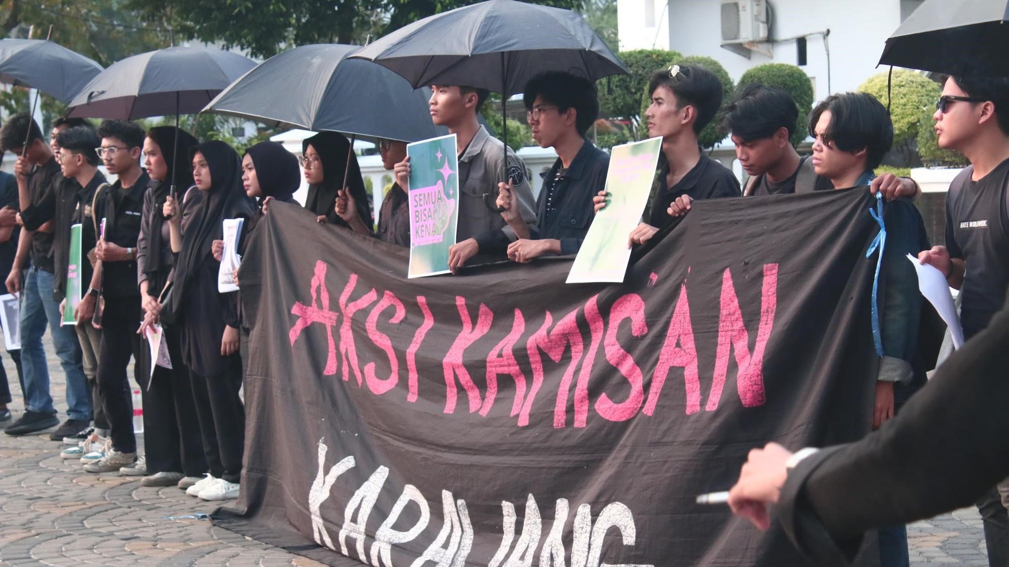 Thumbnail Artikel Aksi Kamisan Ke Pemda Karawang: September Hitam Tetap Berlanjut Hingga di Penghujung Bulan