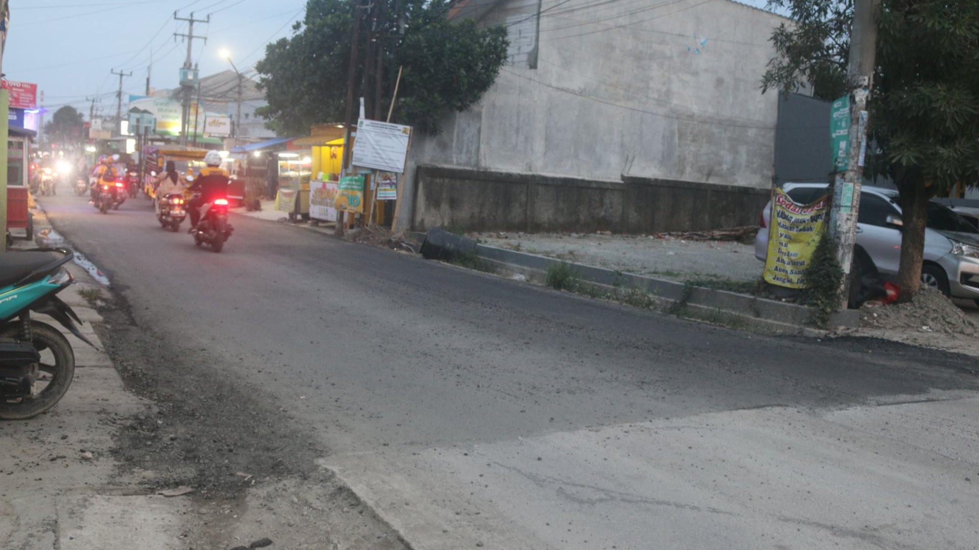 Thumbnail Artikel Banyak Korban Berjatuhan, Dinas PUPR Kabupaten Karawang Perbaiki Ruas Jalan HS. Ronggowaluyo