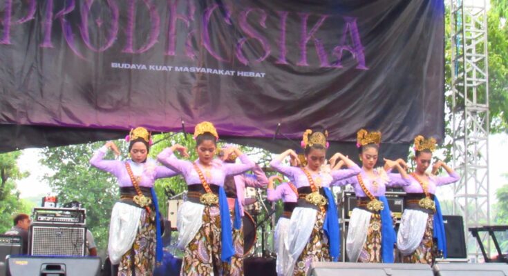 Thumbnail Artikel Ciptakan Harmoni Budaya, BEM Unsika Gelar Acara Prodecsika