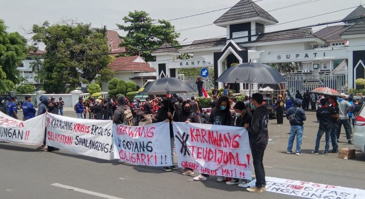 Thumbnail Artikel Janji Penutupan Tambang Tak Dilaksanakan, Warga Karawang Unjuk Rasa