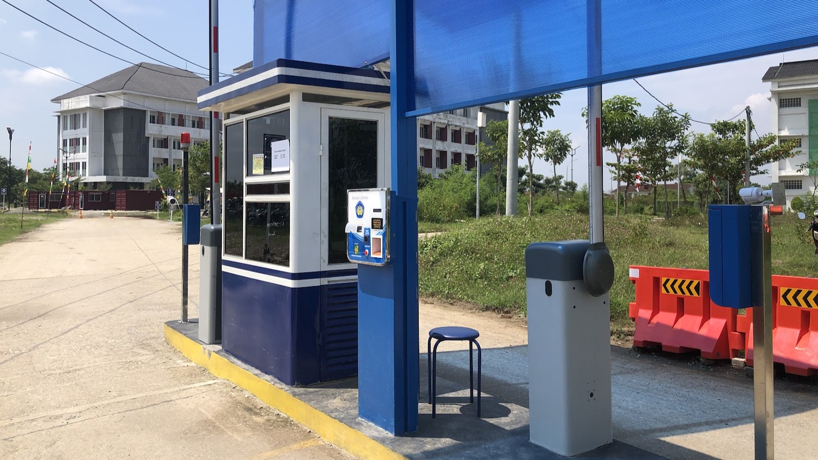 Thumbnail Artikel Unsika Hentikan Pengenaan Tarif Parkir Berbayar di Kampus 2, Mahasiswa: “Wah Seneng Banget!”