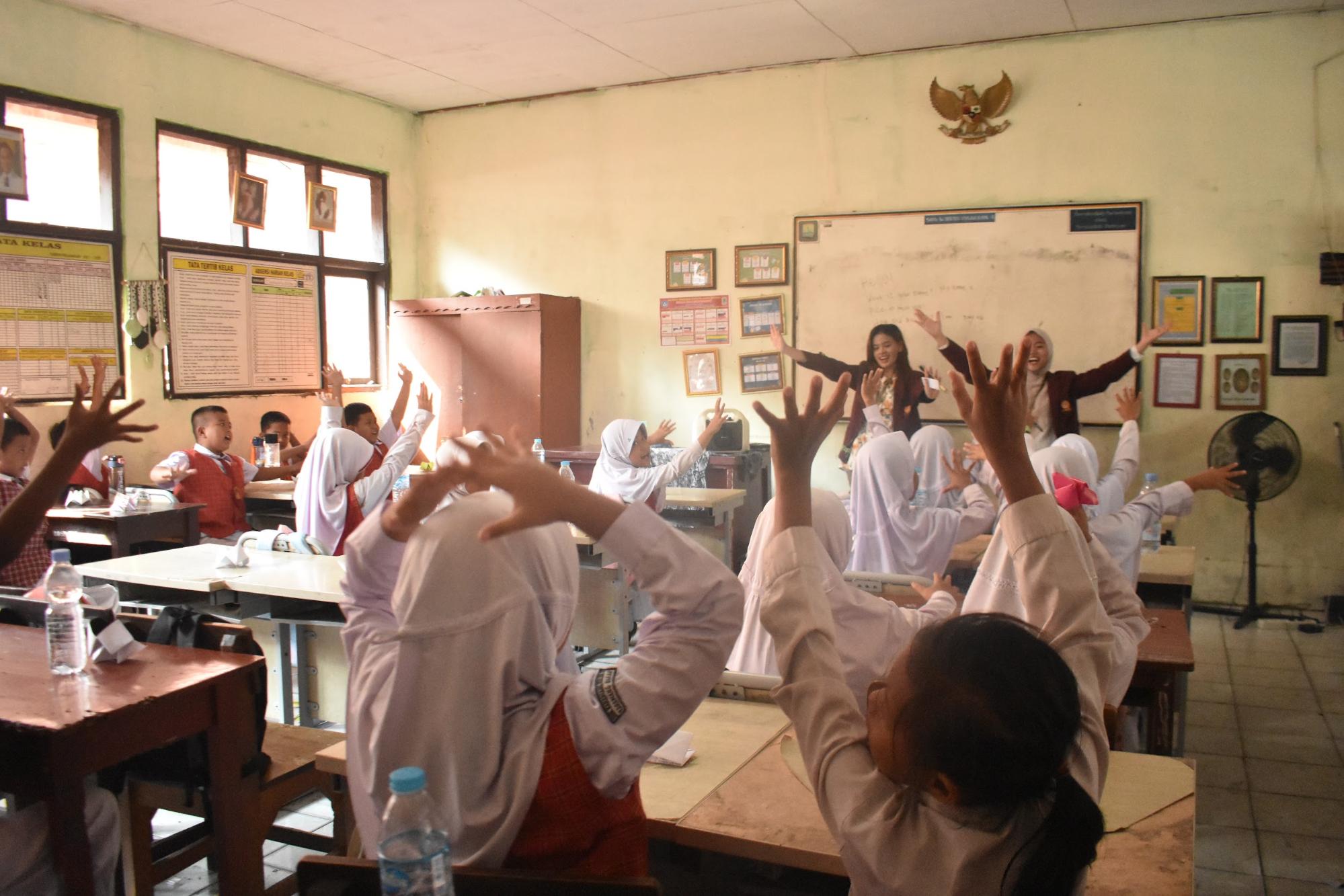 Thumbnail Artikel ULCC Gelar Kegiatan Volunteer “Fun Teaching”: Kenalkan Bahasa Asing dan Budaya melalui Pembelajaran Interaktif