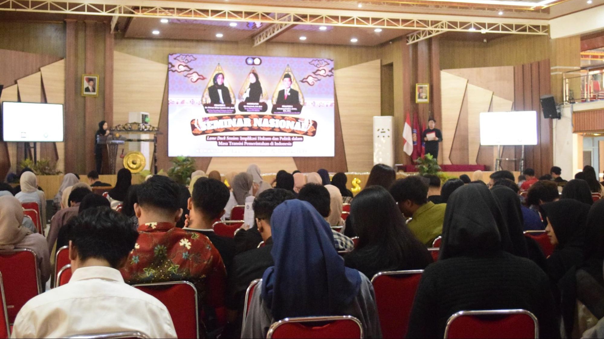 Thumbnail Artikel Tanamkan Kesadaran Mahasiswa atas Kinerja Pemerintah, KPS FH Unsika Gelar Seminar Nasional
