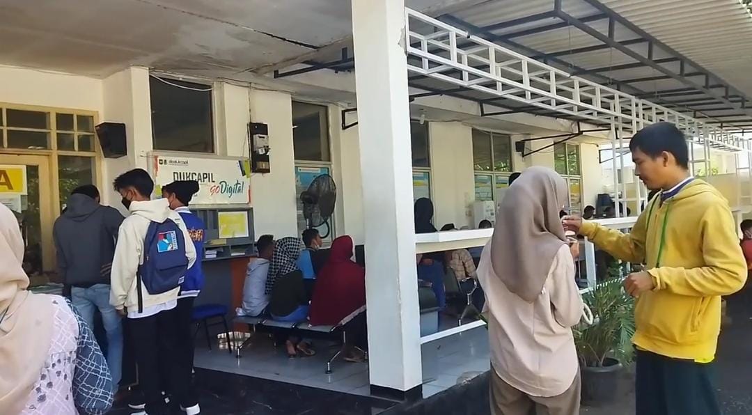 Thumbnail Artikel Atasi Kerumitan Urus KTP, Pemda Karawang Garap Digitalisasi Identitas
