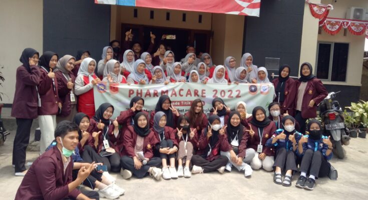 Thumbnail Artikel Himfar Unsika Gelar Acara Pharmacare di Desa Warung Bambu
